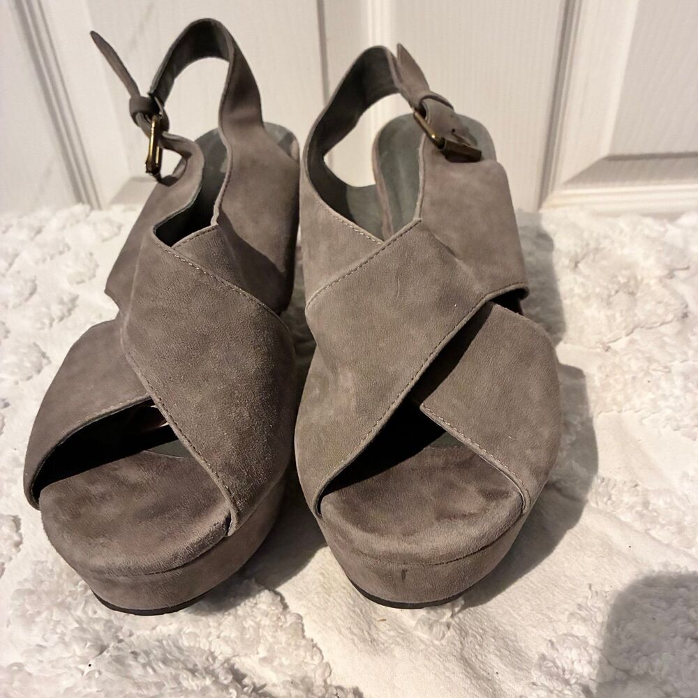Chocolat Blu Gray Suede Criss Cross Strap Wedge Heels Size 8.5